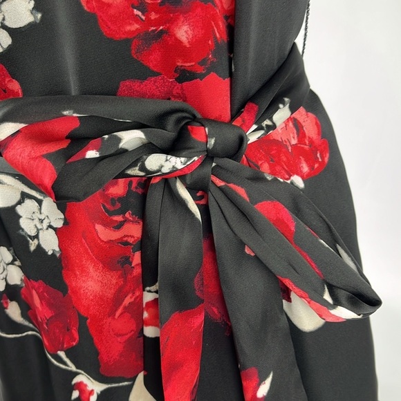 White House Black Market Black with Red Roses Tan Cream Belted Mini Dress, XXS - Picture 4 of 11